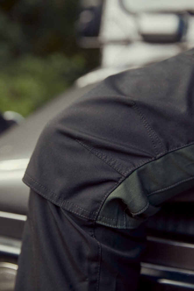 Clique - Kenai Mistgroen S