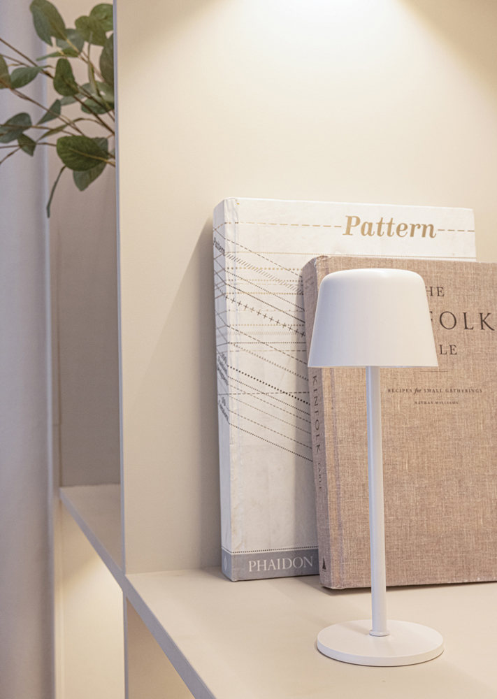 Lampe de table rechargeable par USB en plastique RCS Zenic